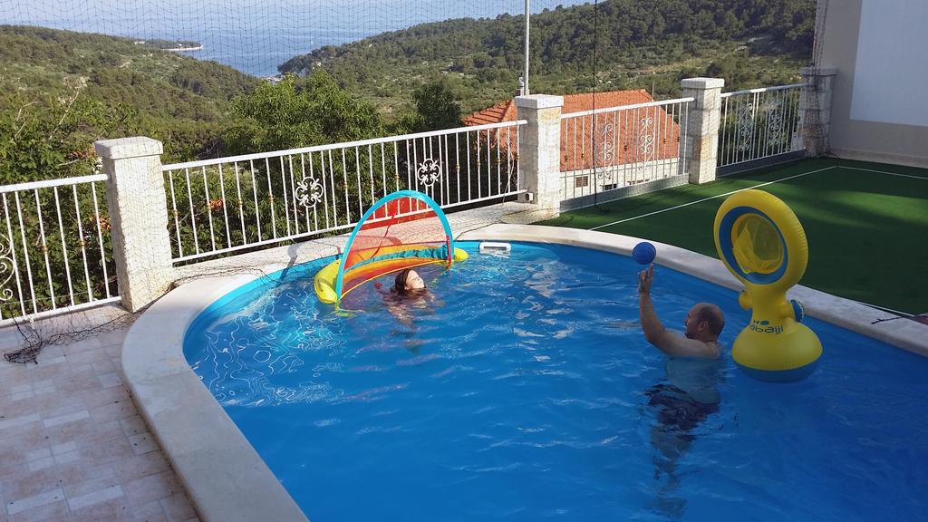 Gustirna Case de vacanță